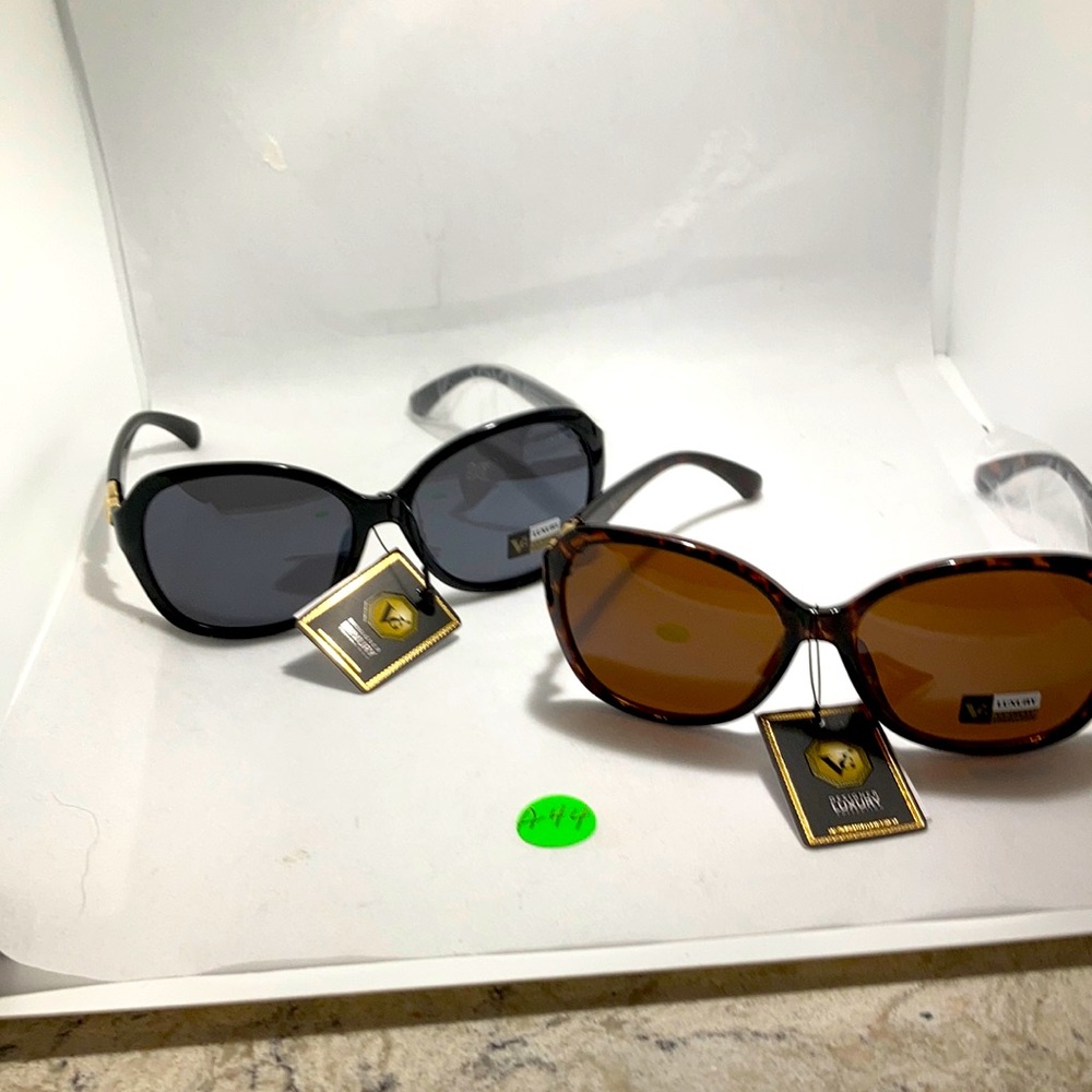2 pairs ladies large uv400 sun glasses.